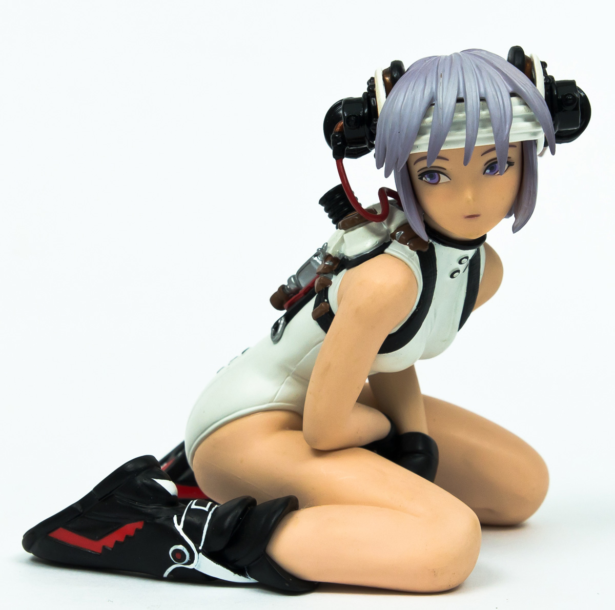 kneeing sexy injection figure1